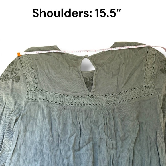 Torrid Crinkle Gauze Embroidered Top Sz 0X (14W) EUC - Picture 10 of 11